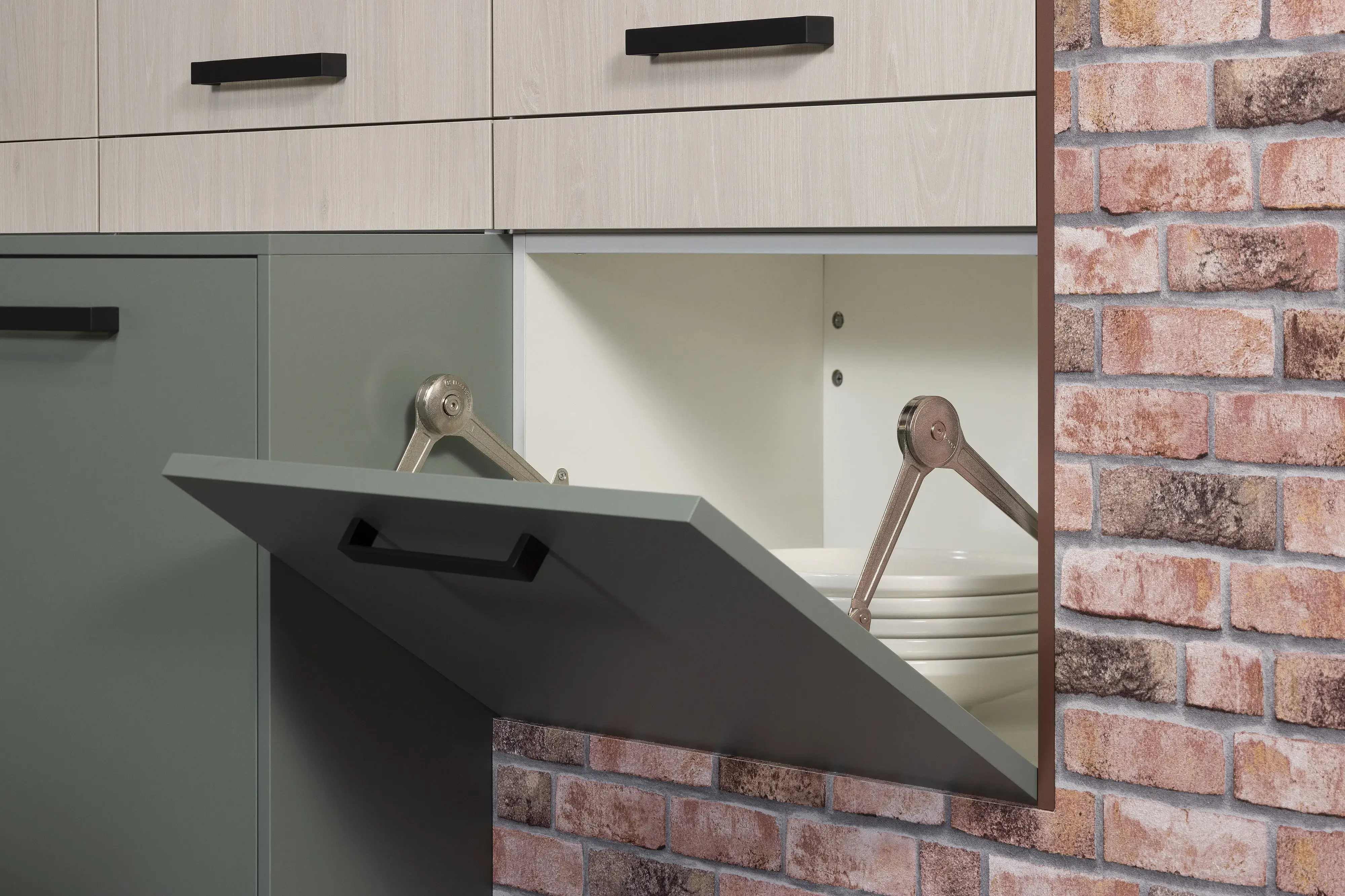 Schrankklappe als Tischlösung